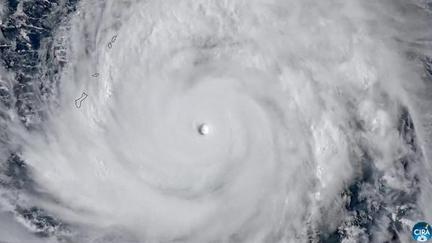Super Typhoon Sinlaku Threatens Guam