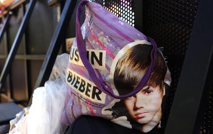 Justin Bieber headlines Coachella Day 2