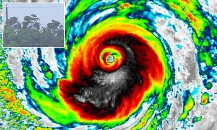 Super Typhoon Sinlaku hits Pacific islands
