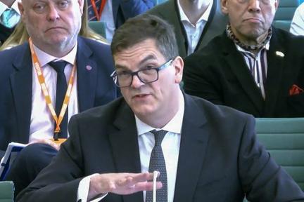 Mandelson Scandal Pressures Keir Starmer