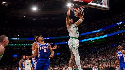 Celtics dominate 76ers in Game 1