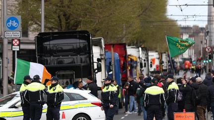 Fuel protests paralyze Ireland