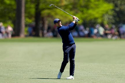 McIlroy dominates Masters halfway stage