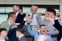 I Am Maximus Wins Grand National