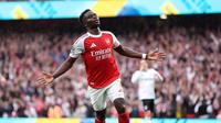 Arsenal move six points clear