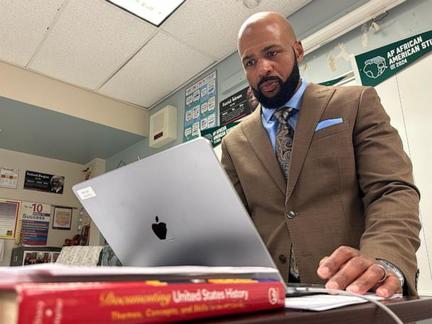 Leon Smith named Teacher of Year