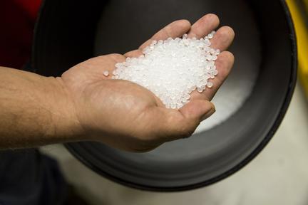 U.S. plastics industry sees war boost