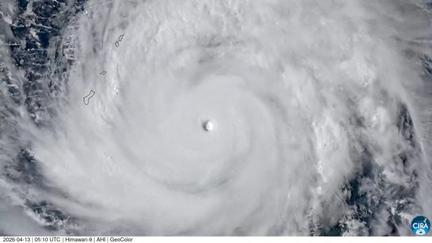 Super Typhoon Sinlaku Batters Saipan