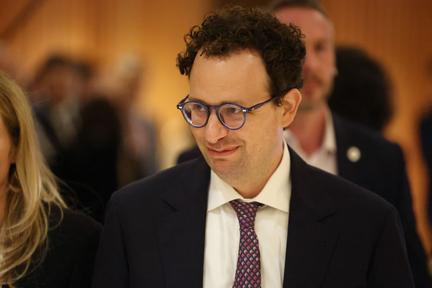 Anthropic AI sparks banking fears