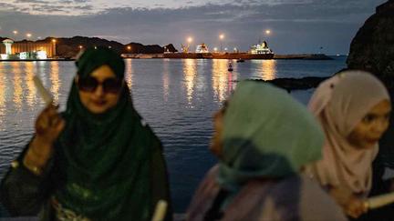 Hormuz closure divides oil fortunes