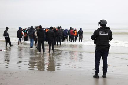 UK to pay France in boats deal