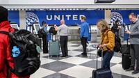 United Airlines Slashes Revenue Forecast