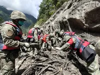 Nepal–Tibet floods kill hundreds, thousands missing