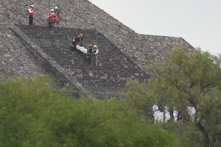 Deadly shooting at Mexico pyramids