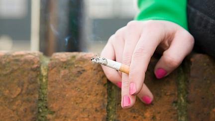 UK to ban cigarette sales