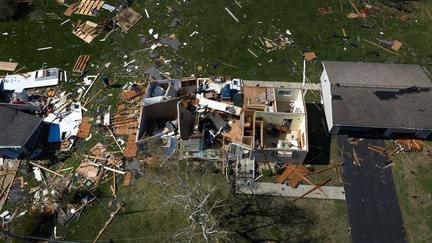 Tornadoes devastate US Midwest