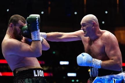 Tyson Fury wins comeback fight