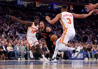 Hawks Stun Knicks in Game 2