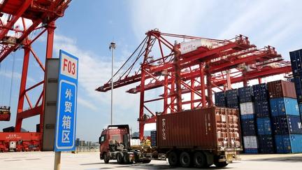 China's export growth slows