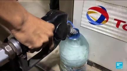 Pakistan offers free transport amid crisis