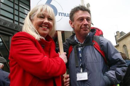 Radio DJ Andy Kershaw dies