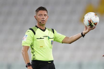 Italian referee chief suspends himself