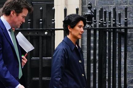 Mandelson vetting row hits Starmer