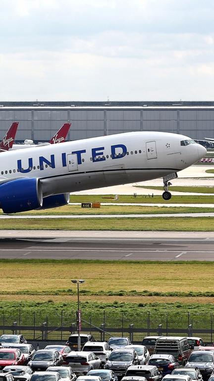 United CEO Pitches American Merger