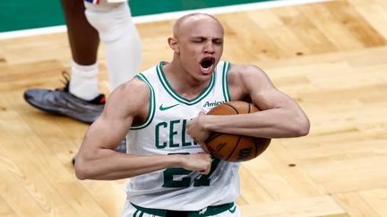 Celtics Blow Out 76ers