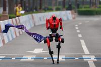Robot half-marathon record
