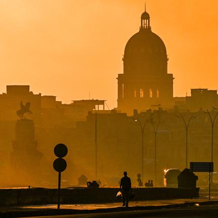 Cuba Pardons 2,000 Prisoners