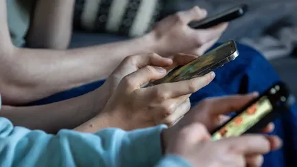 EU Proposes Social Media Curbs for Kids