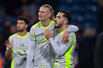 Man City top Premier League