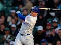 Cubs walk off Reds again
