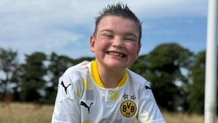 Belfast boy Dáithí home after heart transplant