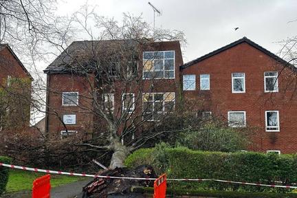 Storm Dave disrupts UK Easter