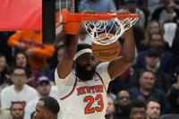 Mitchell Robinson Breaks Pinky