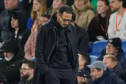 Liam Rosenior on the brink at Chelsea
