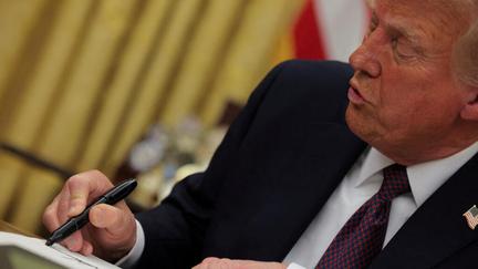 Trump imposes 100% pharmaceutical tariffs