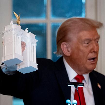 Trump Unveils Triumphal Arch Plan