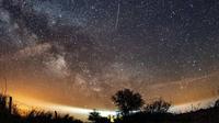 Lyrid Meteor Shower Peaks
