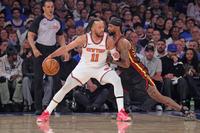 Knicks beat Hawks in Game 1