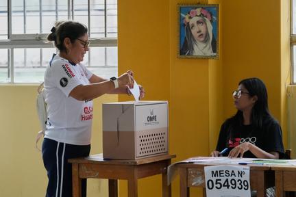 Peru election extended after chaos