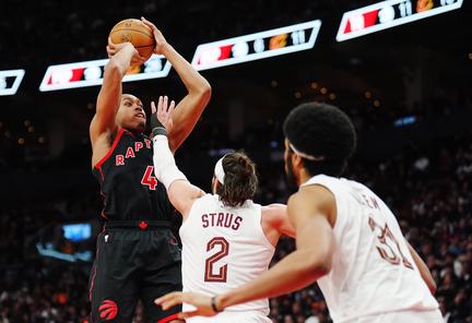 Raptors rout Cavaliers in Game 3